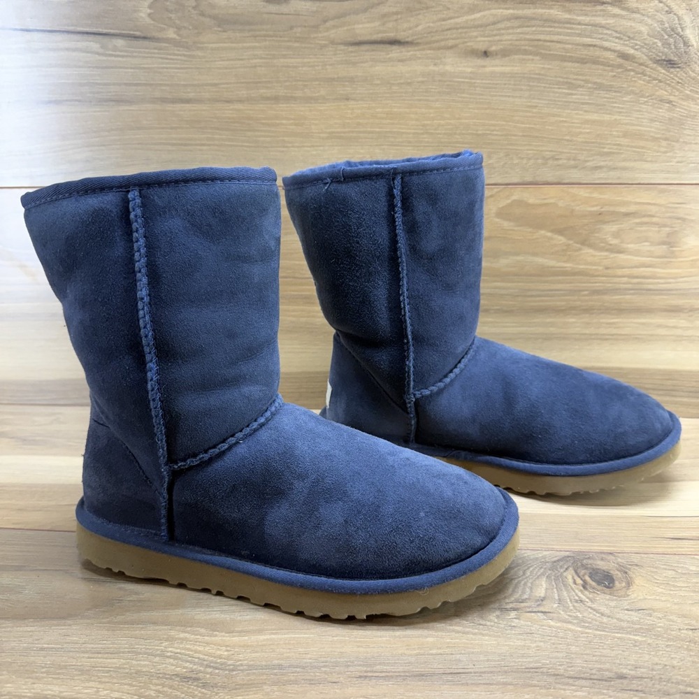 UGG Classic Short Boots womens 7 Navy Blue Suede Shearling Fur Lined